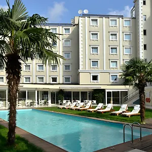 By Ihg Szálloda